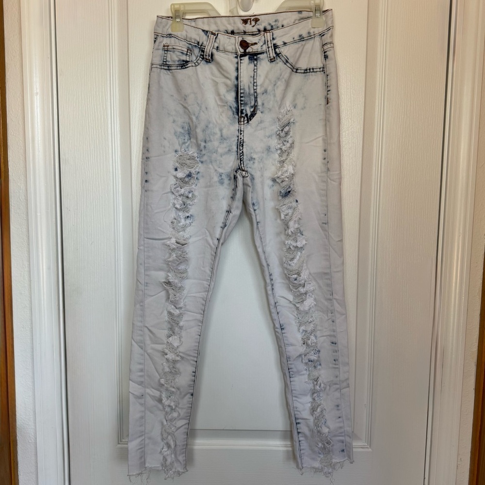 Distressed High Rise Wash Jeans